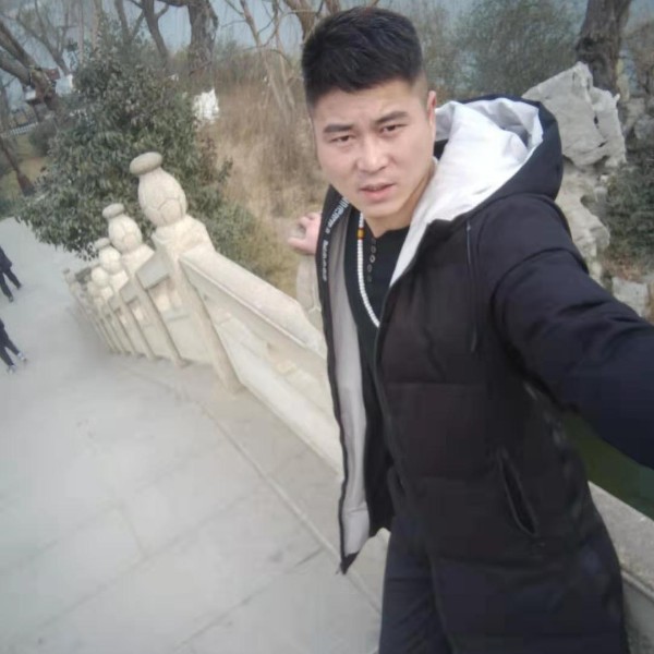 西装浅唱的照片