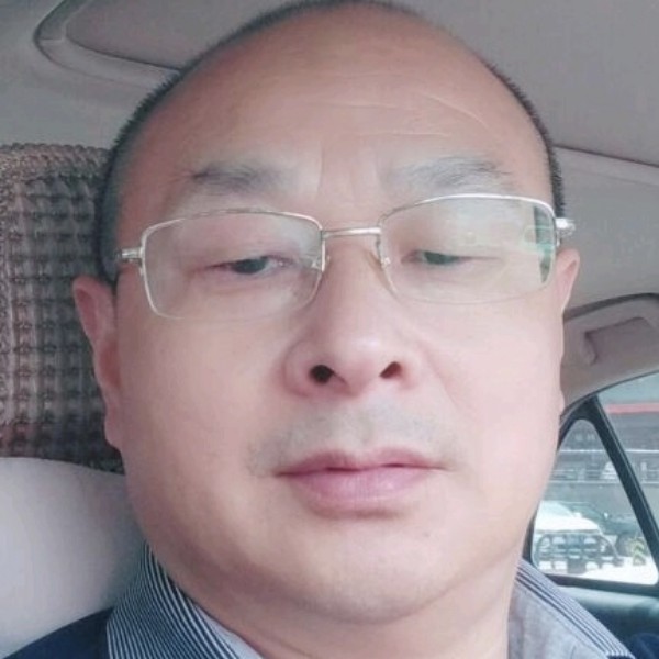 大气深拥冷眸的照片