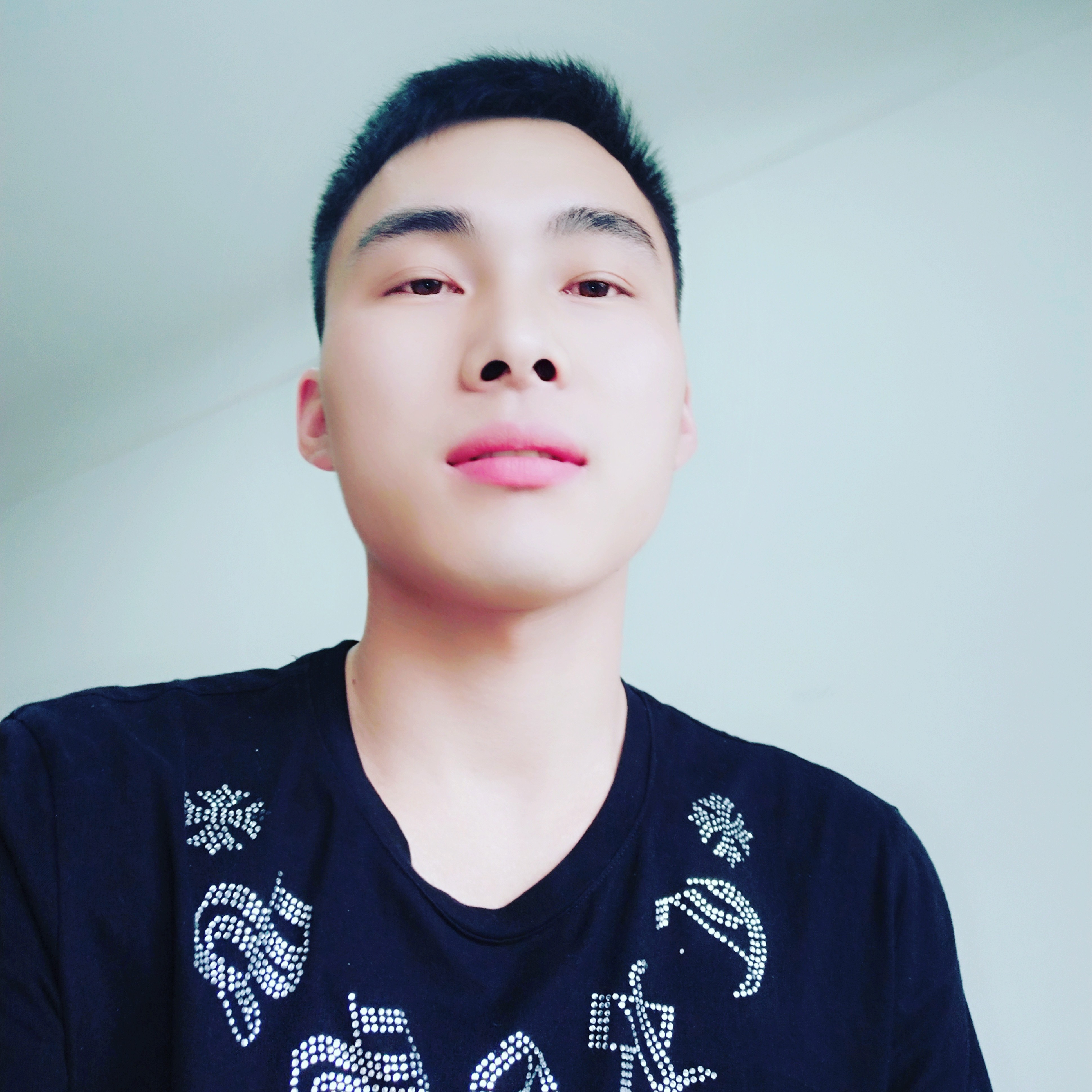 害羞挽手百褶裙的照片