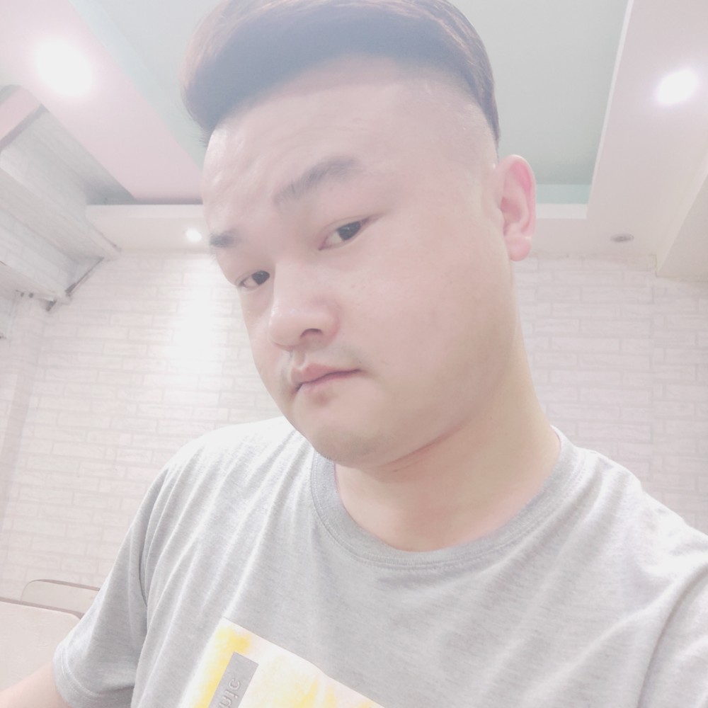 羞涩给眼神的照片