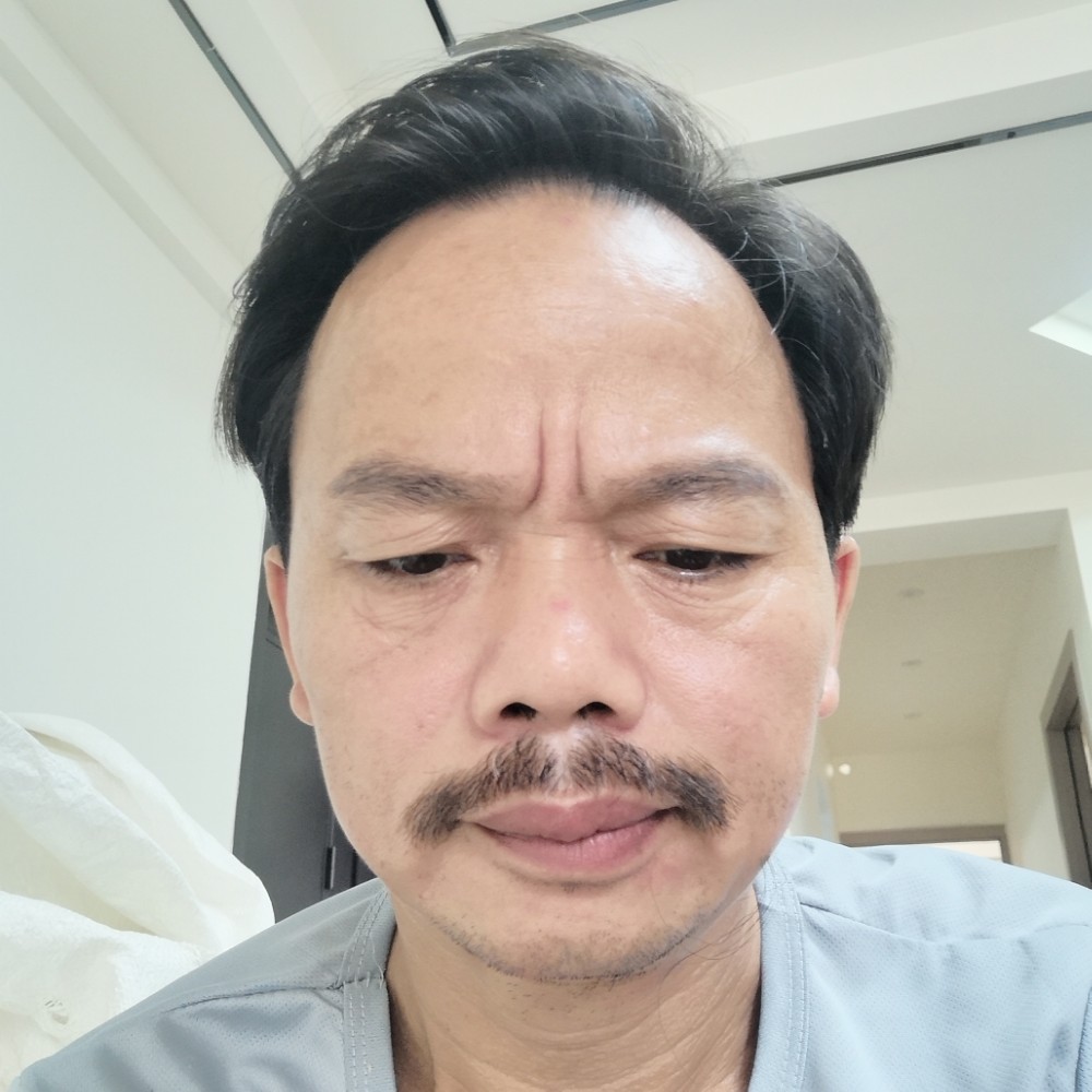 迷人笑铃铛的照片