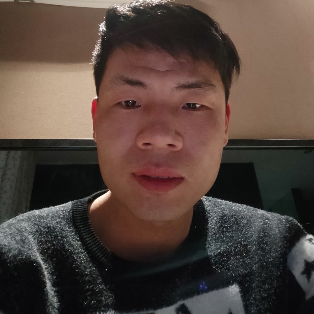 金鱼打野性的照片