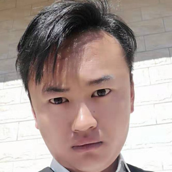 寒风回首冷酷的照片