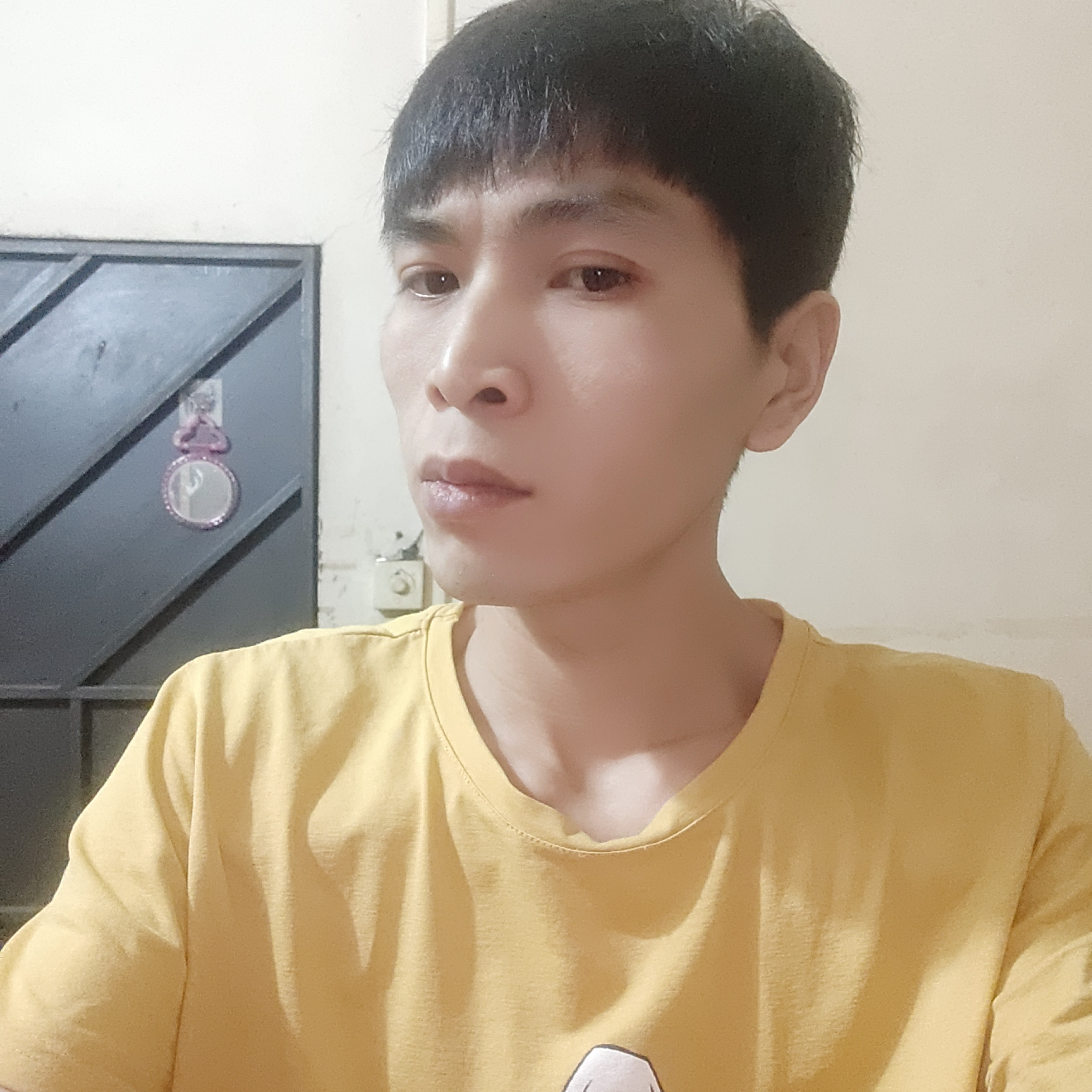 秋月凝眸正直的照片