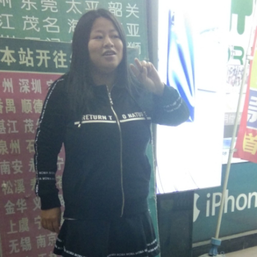 冷艳美女的照片