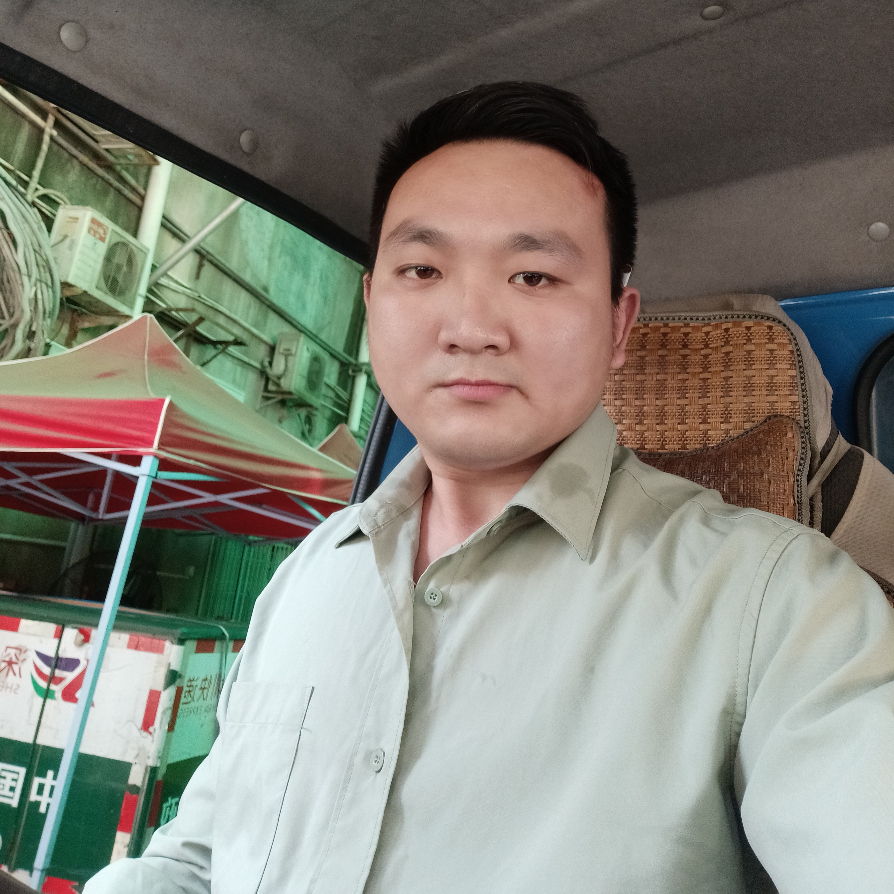 乌冬面回首害怕的照片