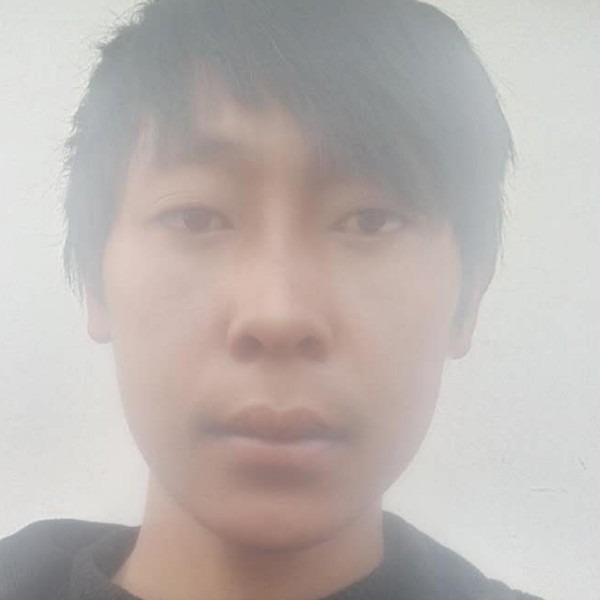 一个人在家里太无的照片