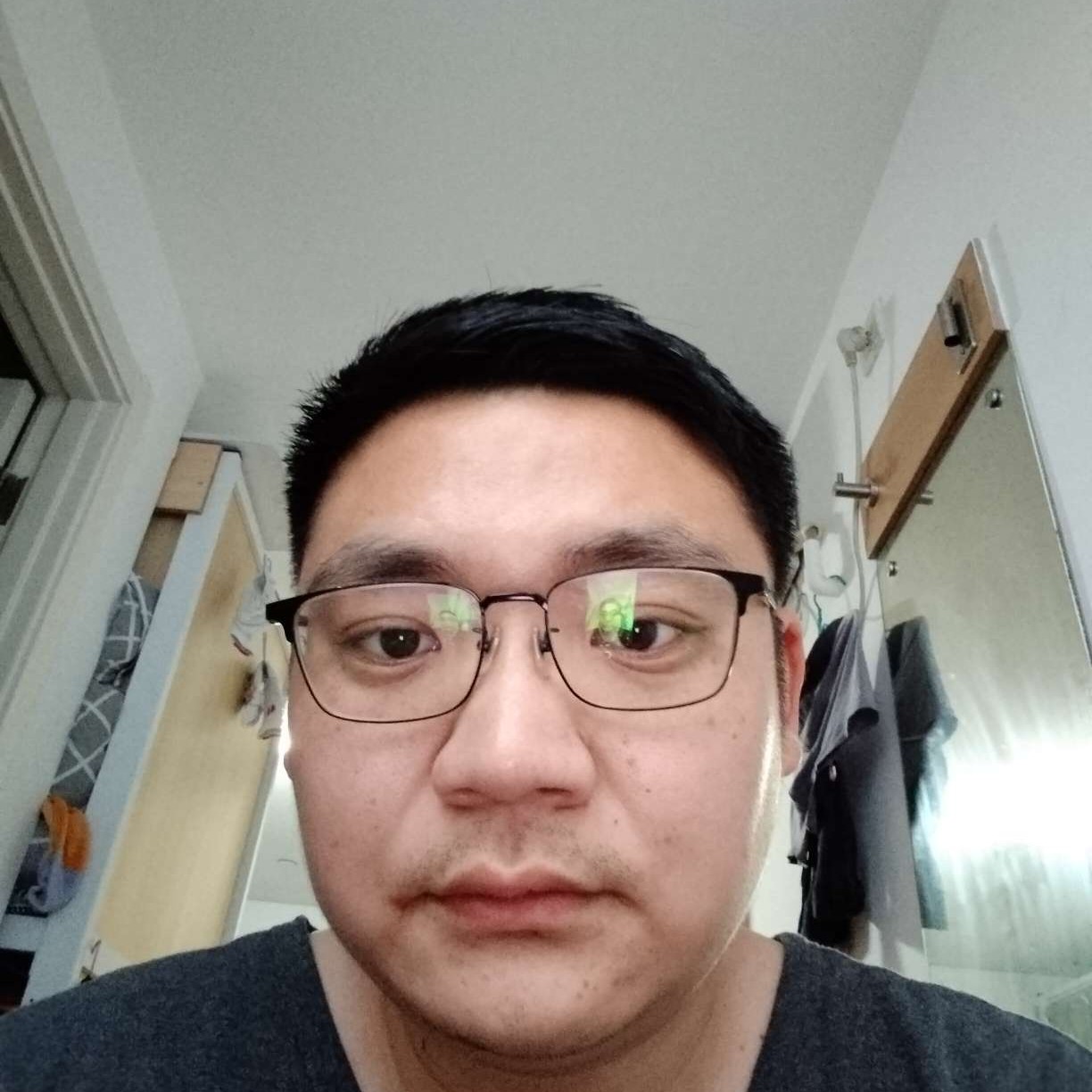 何旺年的照片