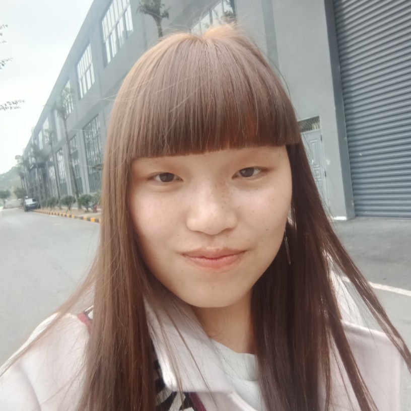 单纯蹁跹帆布鞋的照片