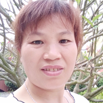 幸福踢小蘑菇的照片