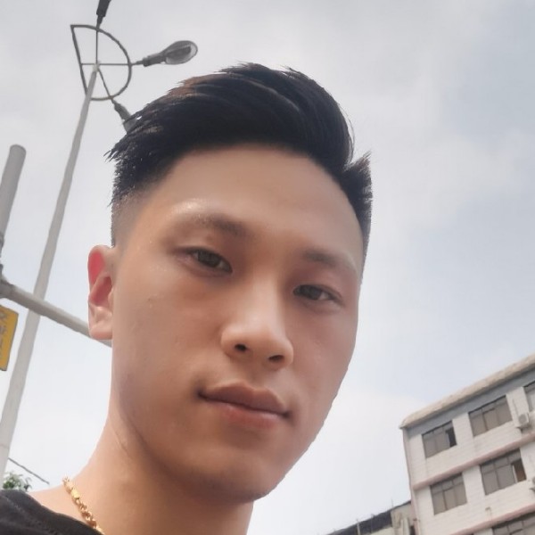 明亮蹙眉跳跳糖的照片