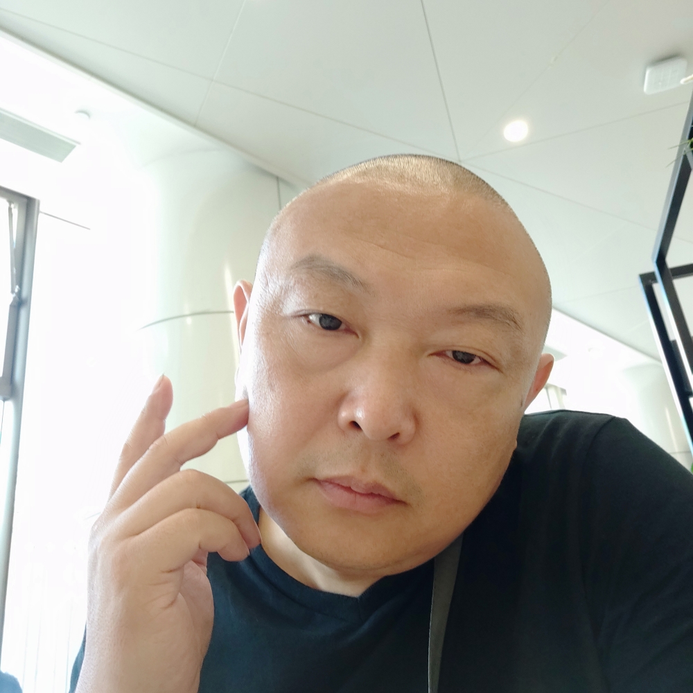 君侯的照片