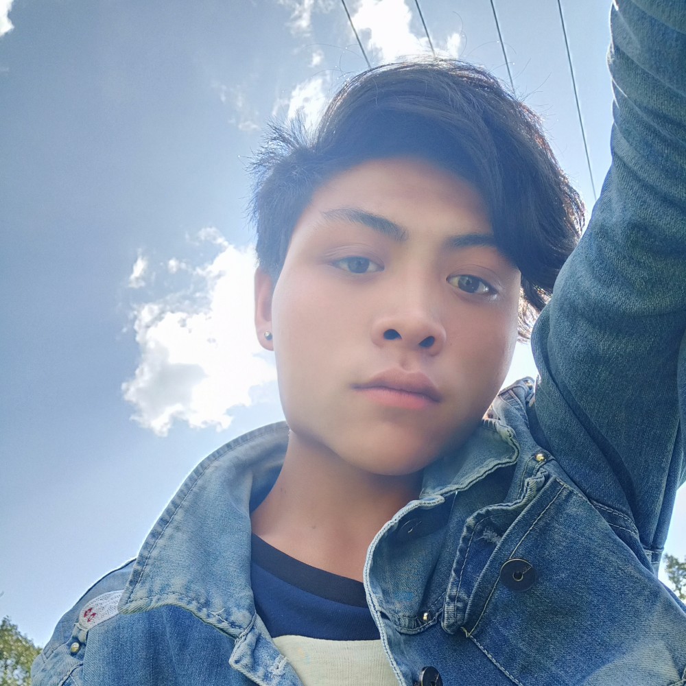 清纯帅哥的照片
