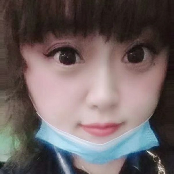 苗条害羞的照片