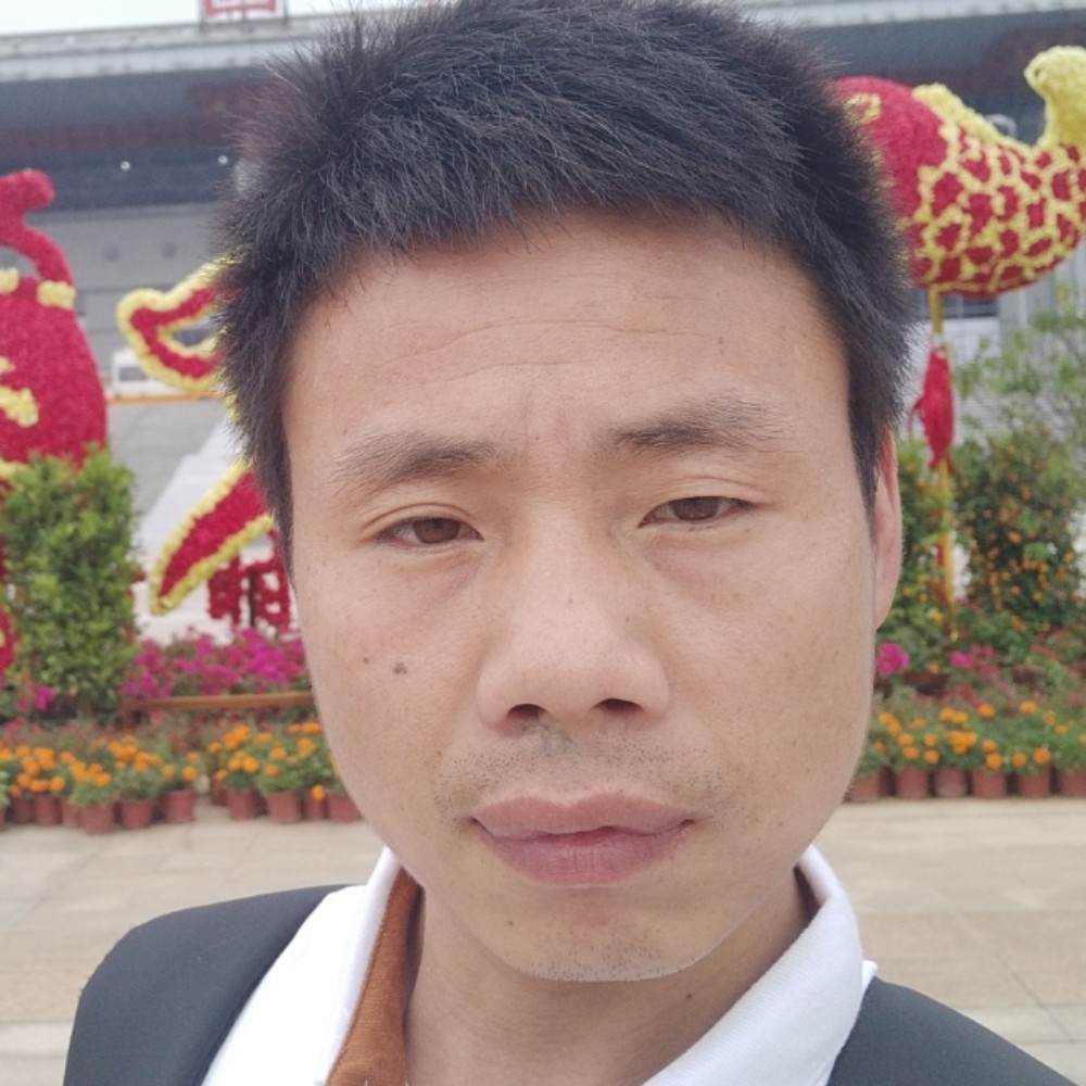 一个人浅吻若溪的照片