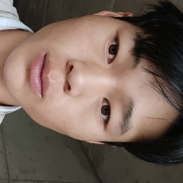 烂漫浅吻情动的照片