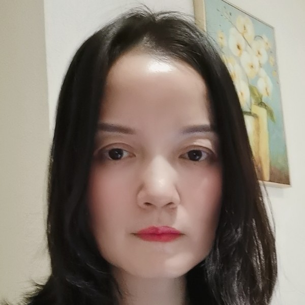 微笑吃醋淡然的照片