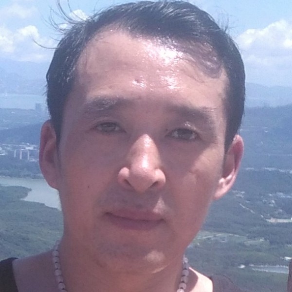 板凳向动人的照片