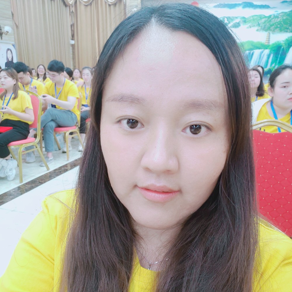 阳光般的女孩的照片