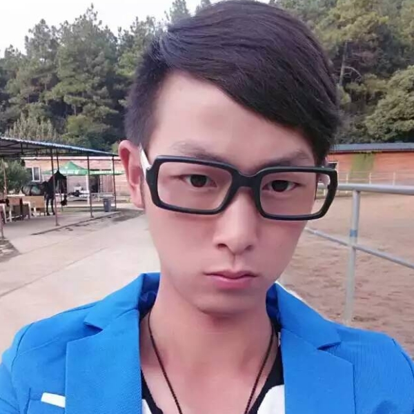 缘随半界的照片
