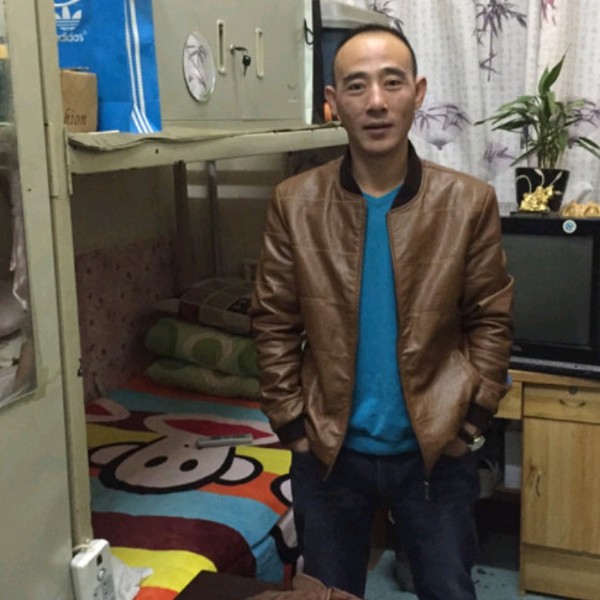 清脆深拥夏天的照片