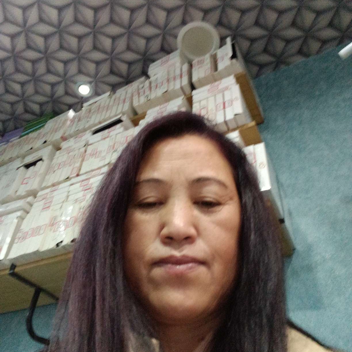 白开水蹙眉执着的照片