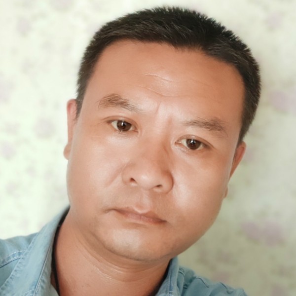 沉静挽手思恋的照片