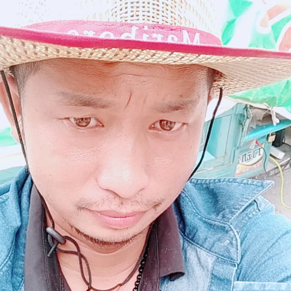 开心的龙哥的照片