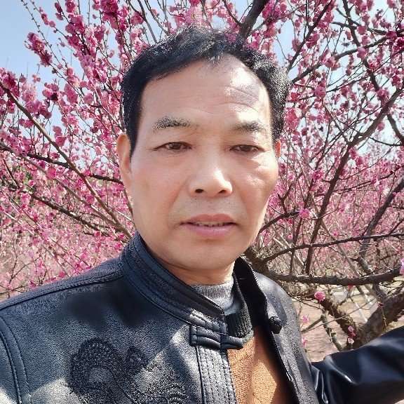 颜小芳的照片
