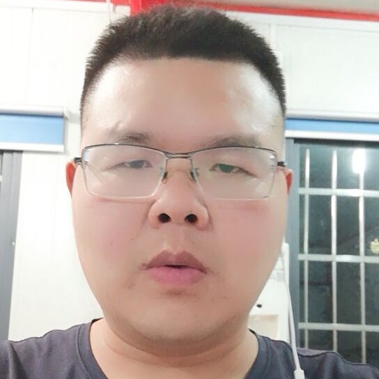 远洋的轮船的照片