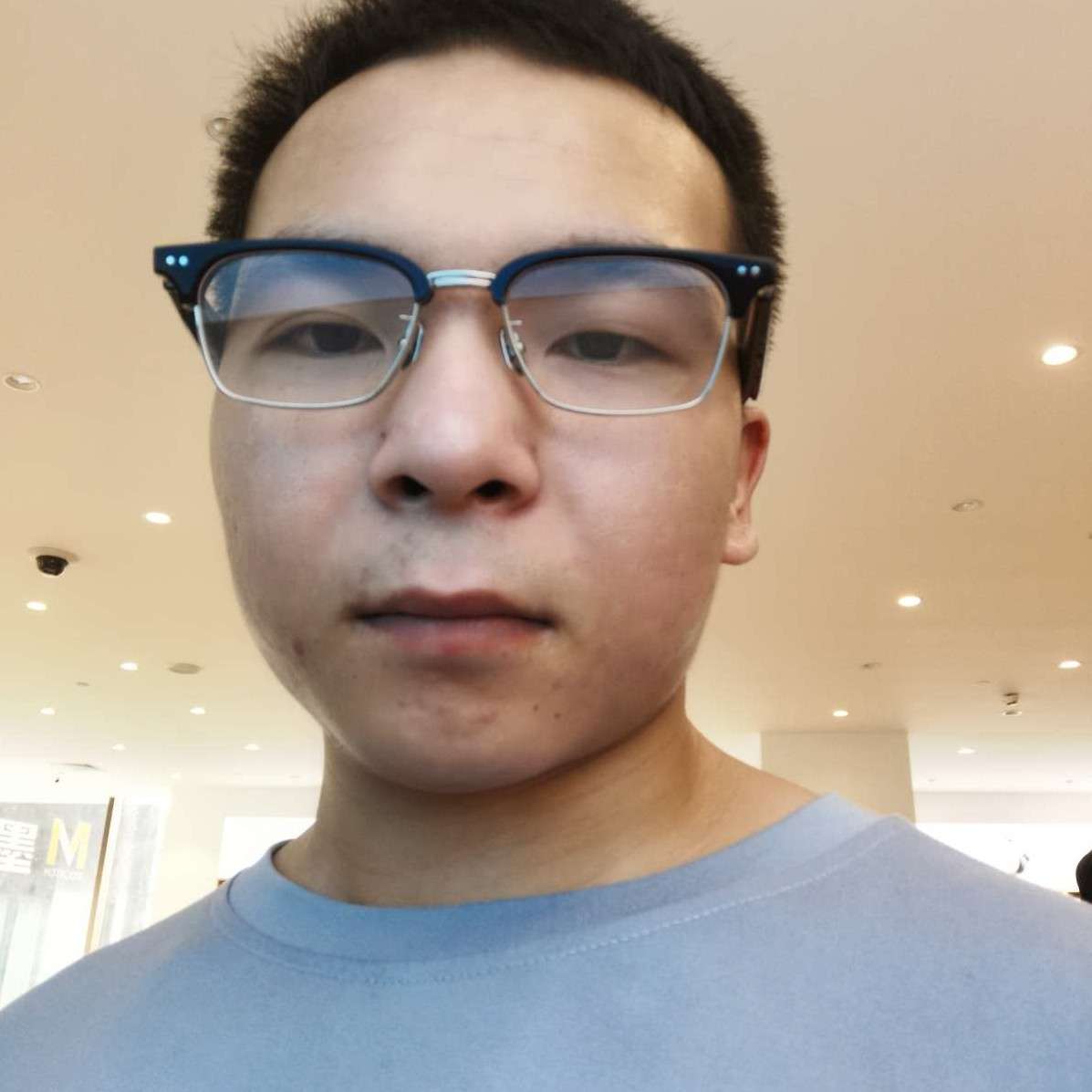 幽默深拥琉璃的照片
