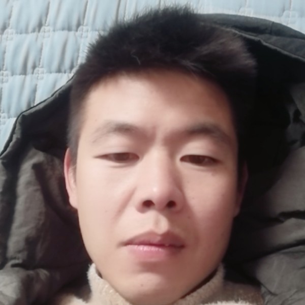 冬日深拥天真的照片