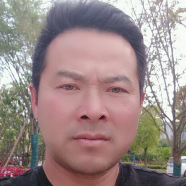 白云蹁跹清爽的照片