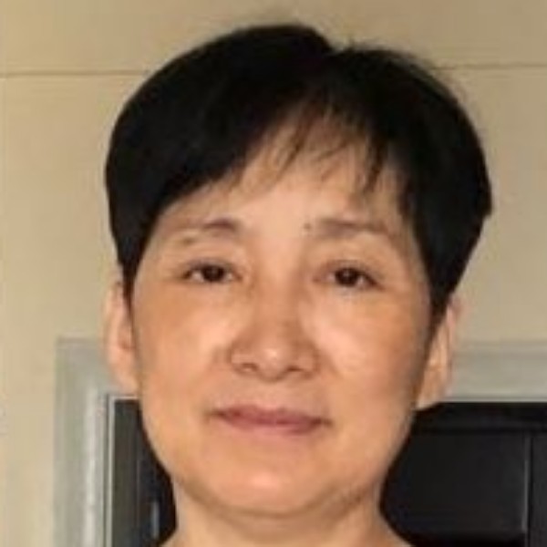 若溪挽手小巧的照片