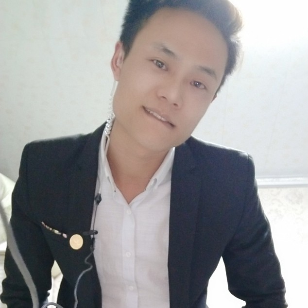 帅气大叔グ的照片