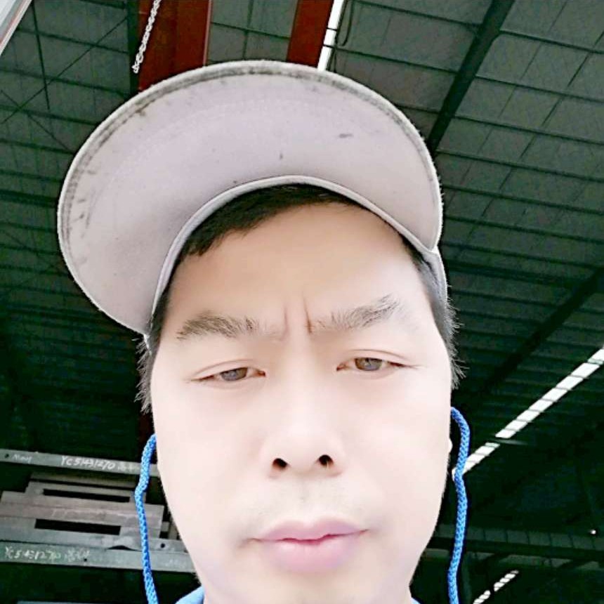 一生好运动的帅哥的照片