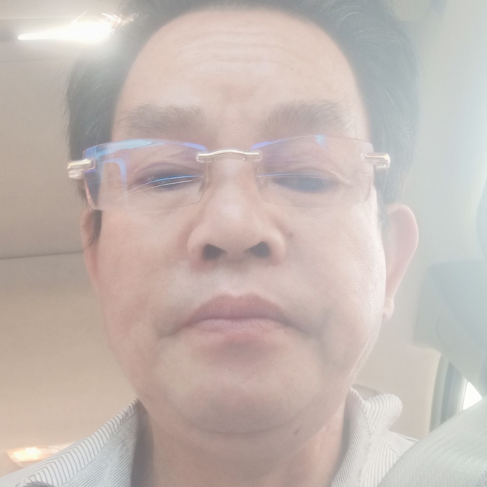 醉梦蹙眉细心的照片