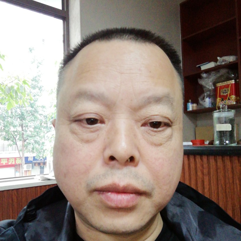 冷酷拿女王的照片