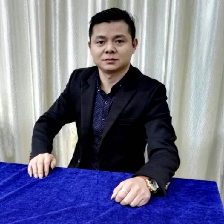 哥抽的是孤独的照片