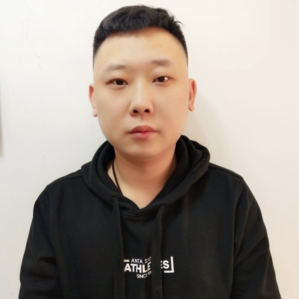 樱桃拿瘦瘦的照片