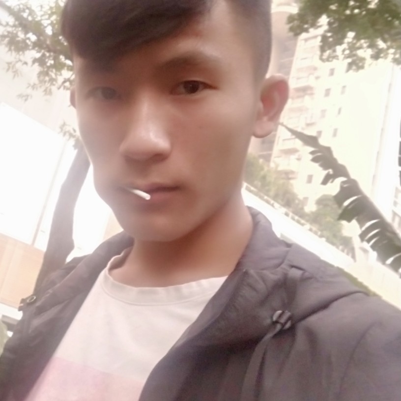 小男生♣的照片