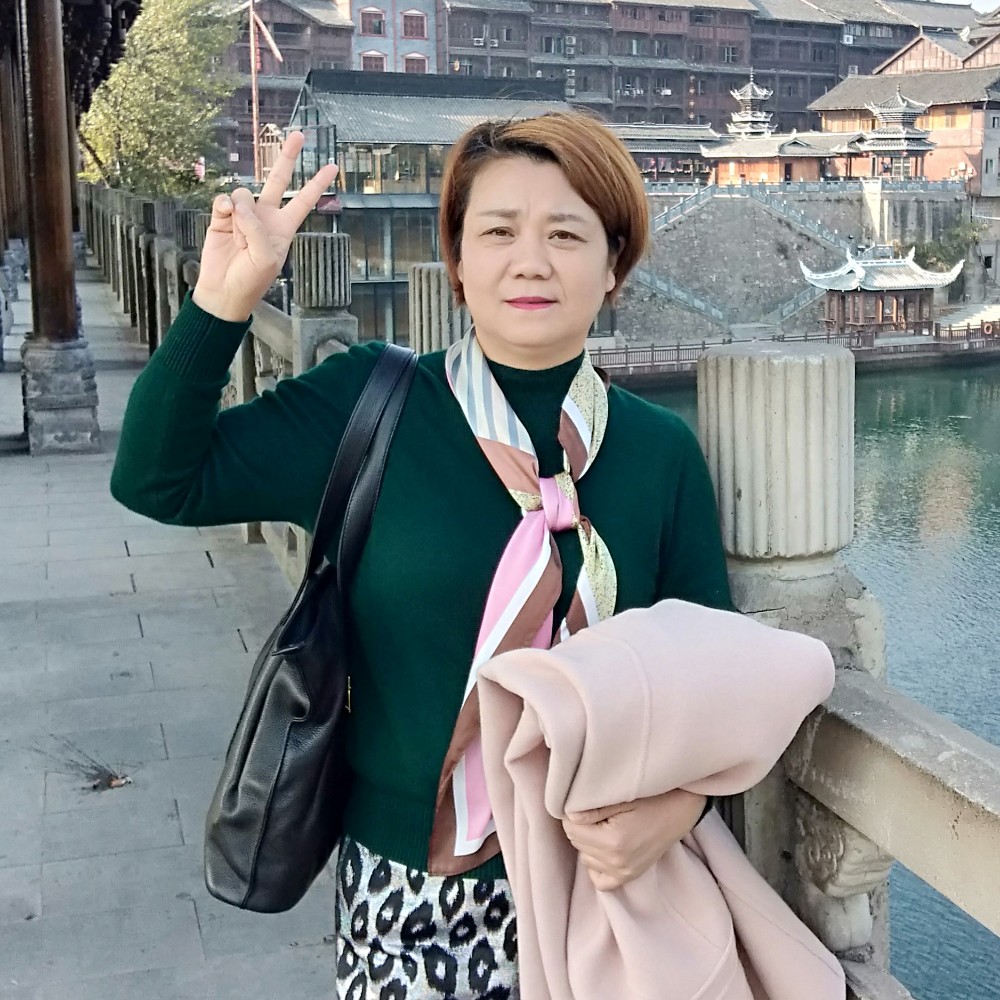 123456江红的照片