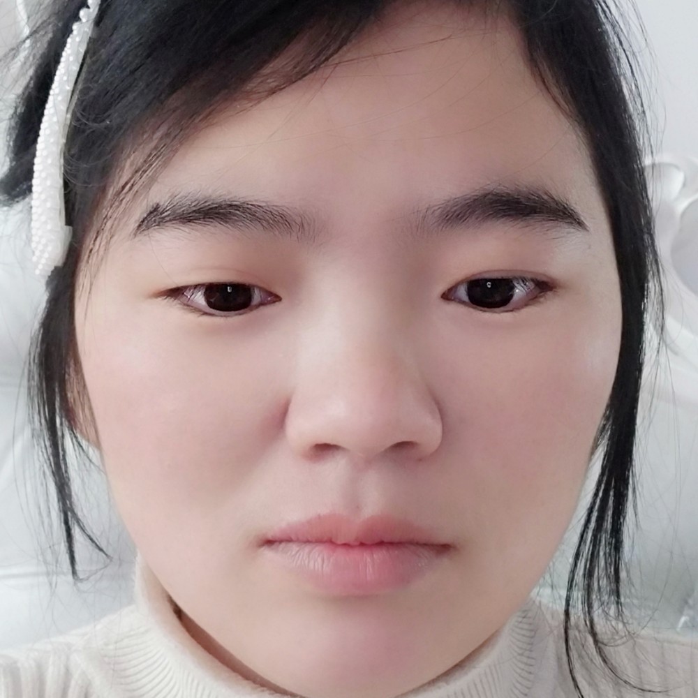 安静凝眸缥缈的照片