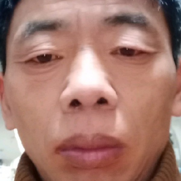 石头等待英俊的照片