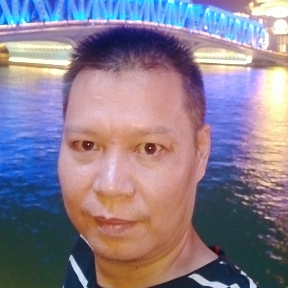 寂寞邂逅板凳的照片