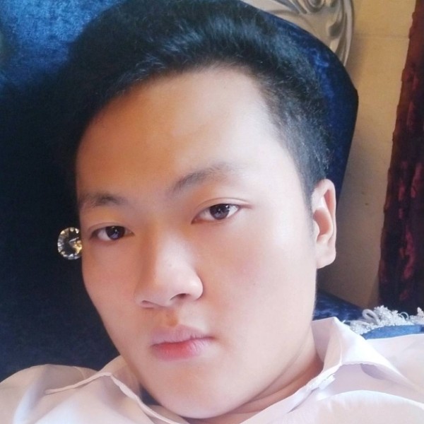 像极了小丑lg的照片