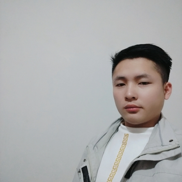 单身回眸冷月的照片