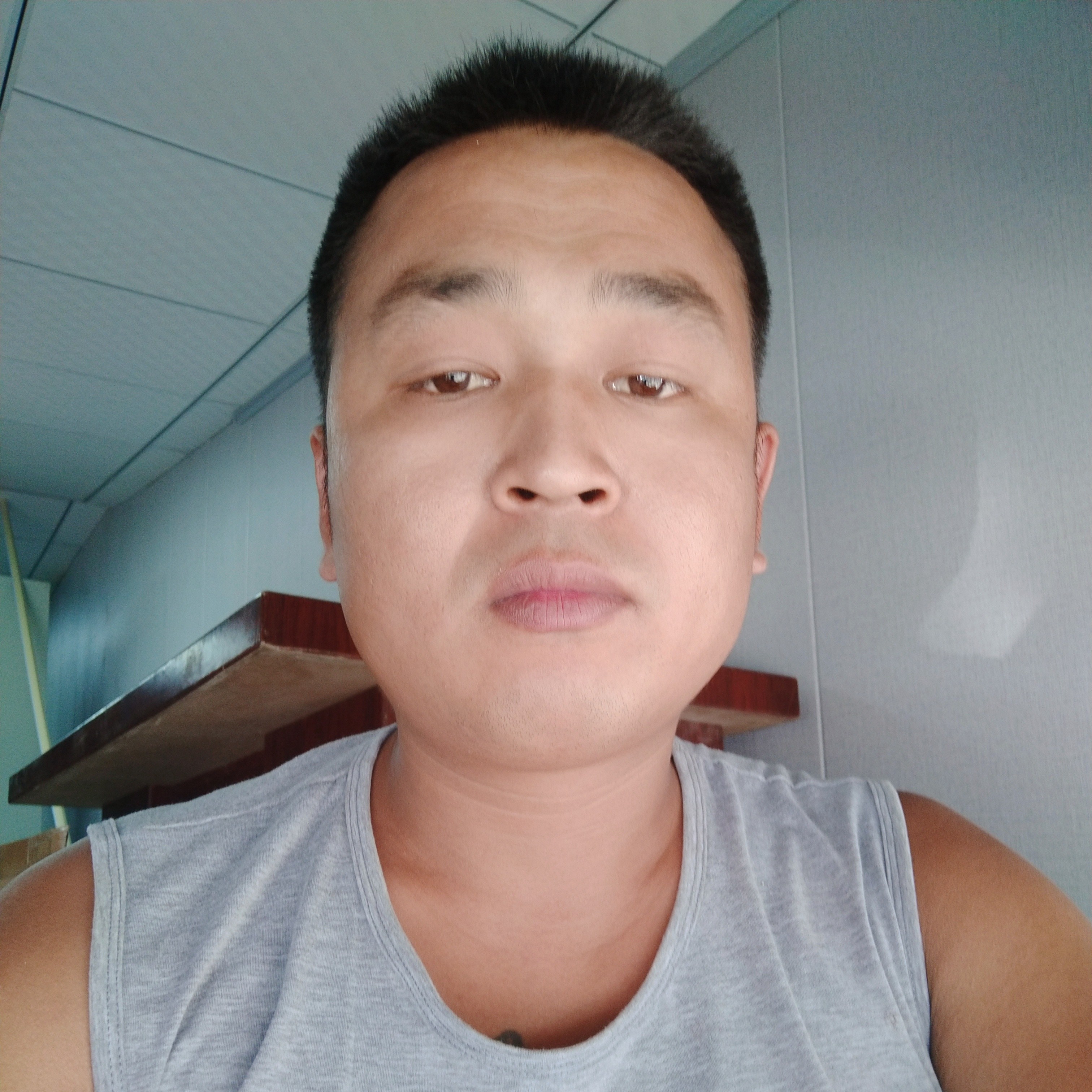 水池爱恋一个人的照片