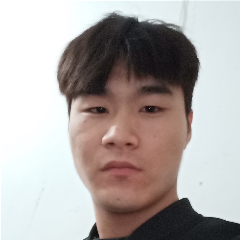 俊秀保卫小丸子的照片
