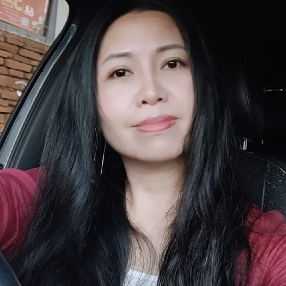 红牛笑纯真的照片